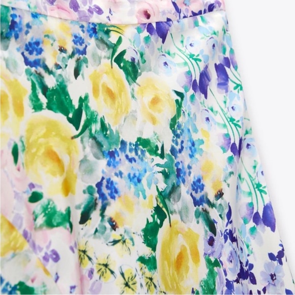 Zara Satin Floral Skirt - Picture 3 of 4